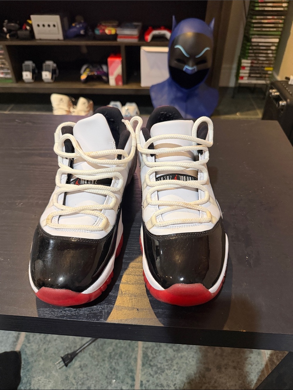 Jordan Men’s 10.5 White Black Red Retros